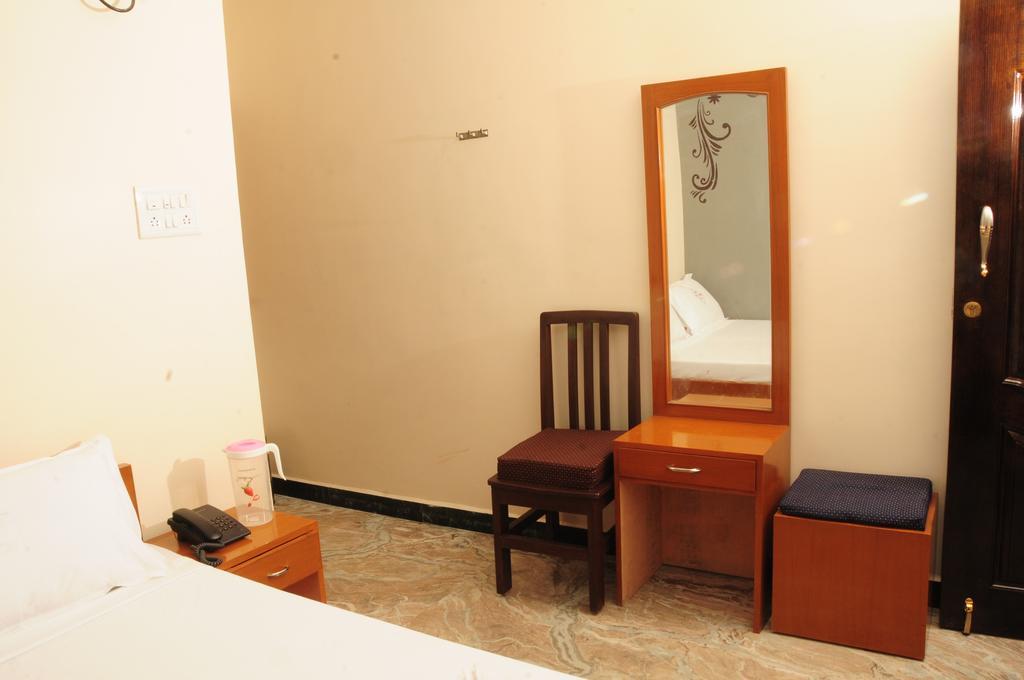 Hotel Rathnavel Towers Τσενάι Δωμάτιο φωτογραφία